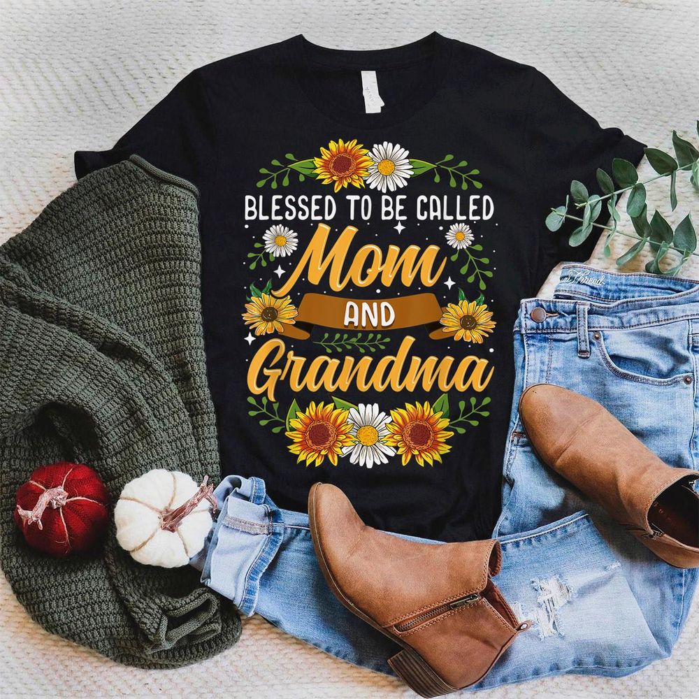 Blessed To Be Called Mom And Grandma Shirt Cute Sunflower Shirt Unisex Standard T-Shirt black s